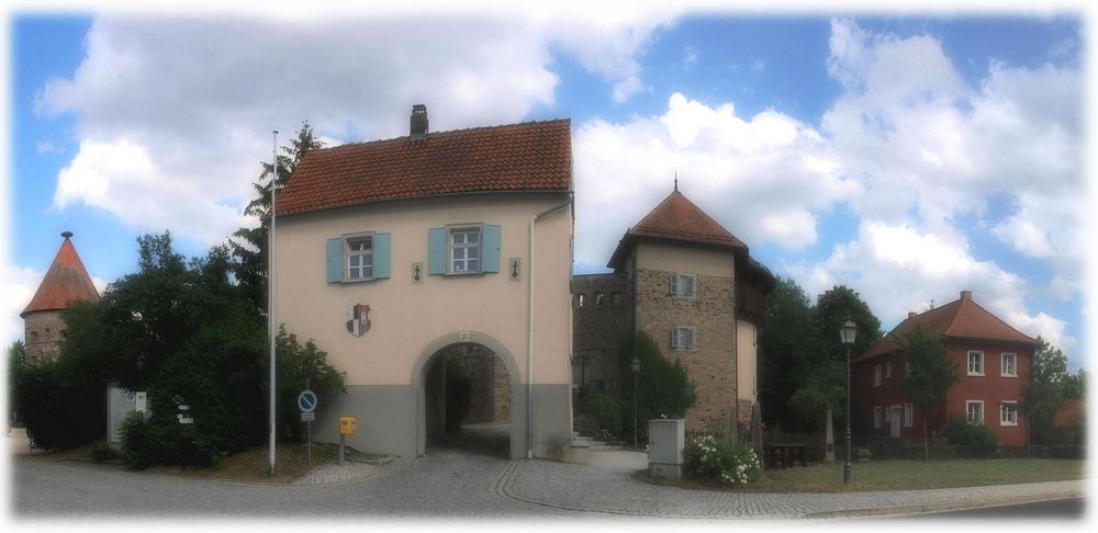 Tor der Burg Hohenberg