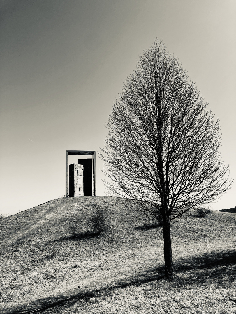 “Tor der Erkenntnis“ in Enzesfeld