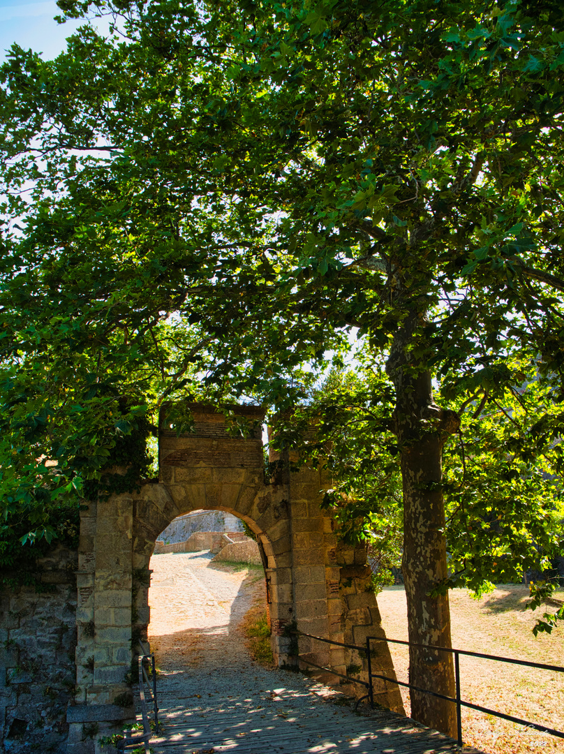 Tor in der Außenfestung