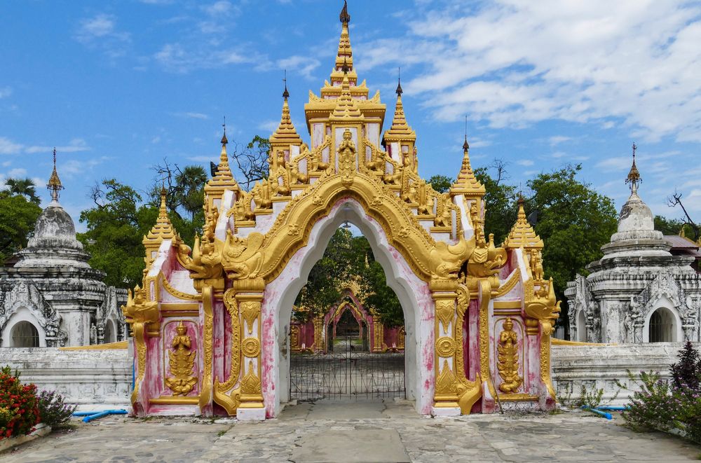 ...Tor in der Kuthodaw Pagode...