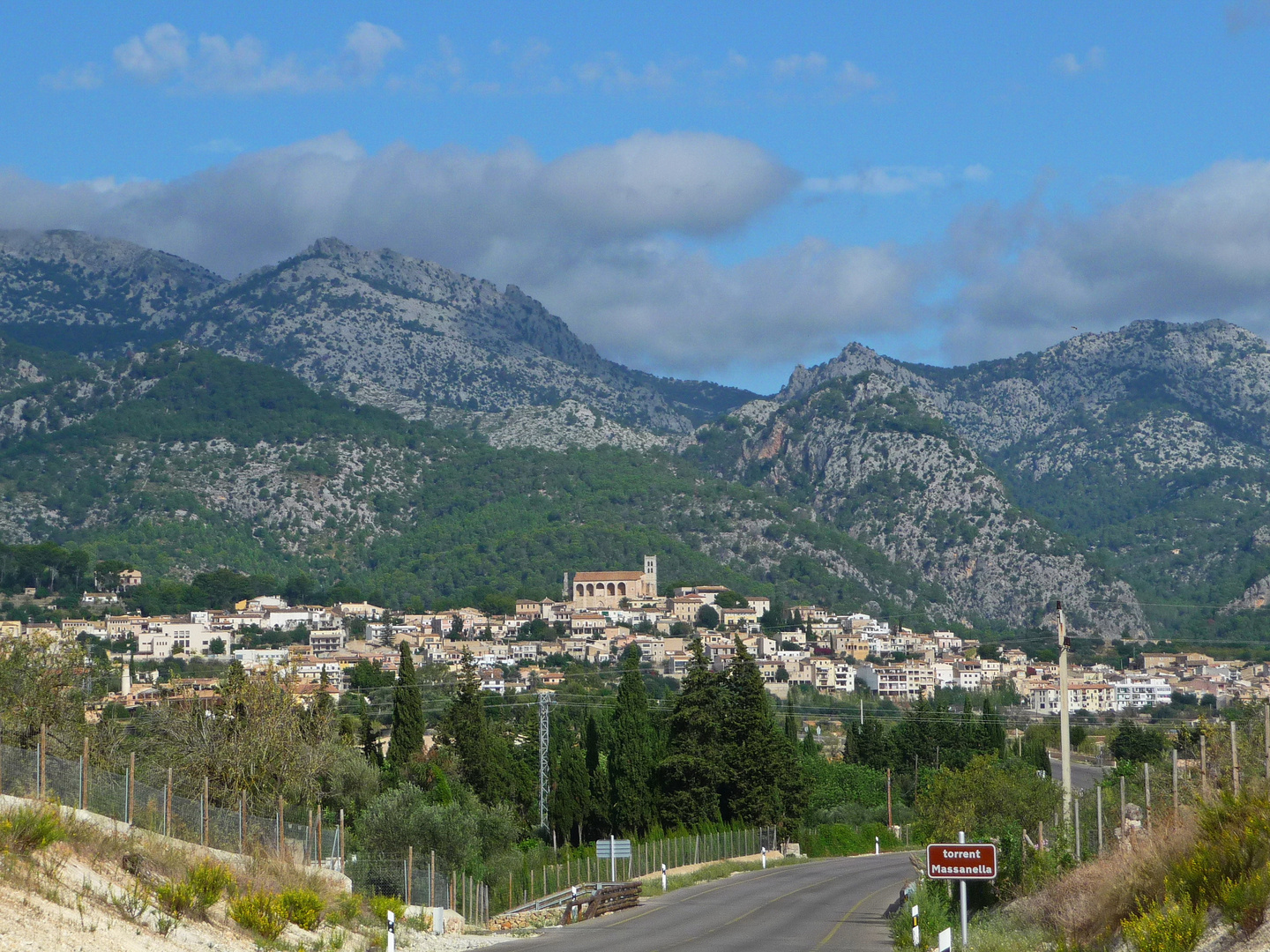 Tor in die Tramuntana