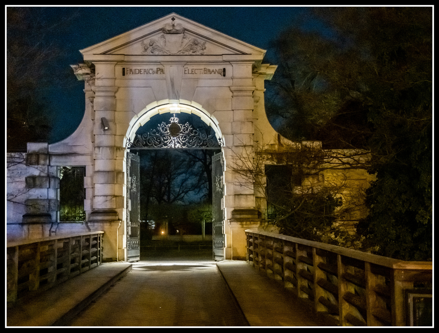 Tor zum Schlosspark