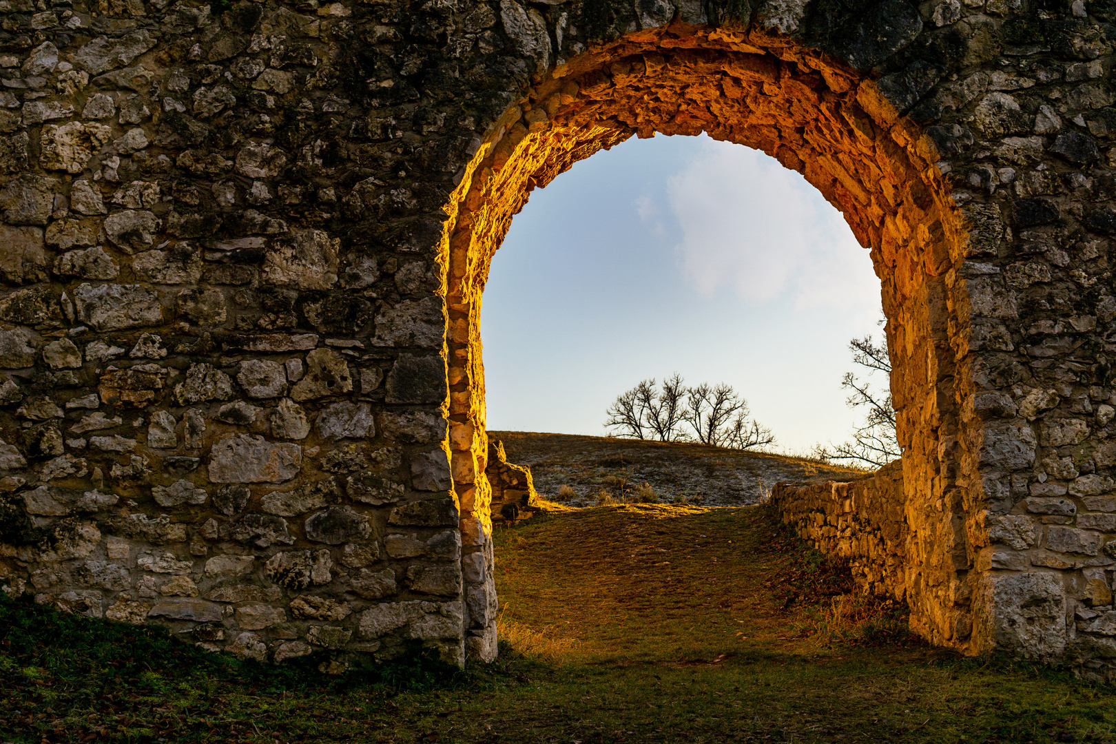 Tor zur Burgruine