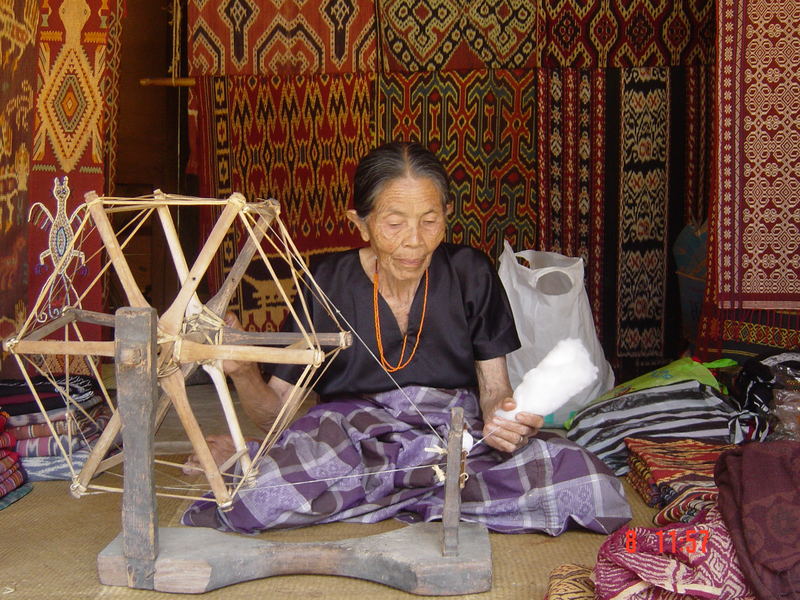 TORAJA LADY