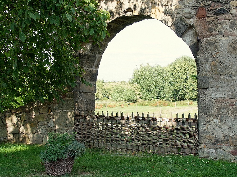 Torbogen am Schloßgarten