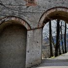 Torbogen bei Schloss Bruneck