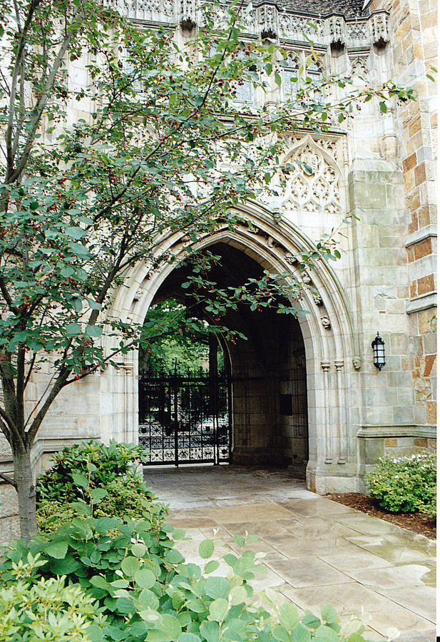 Torbogen der Yale-Universität in New Haven (Connecticut)