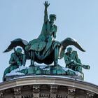 Torbogen mit den Figuren von R. Kissling / Bahnhof Luzern