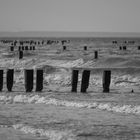 Torfbrücke am Strand