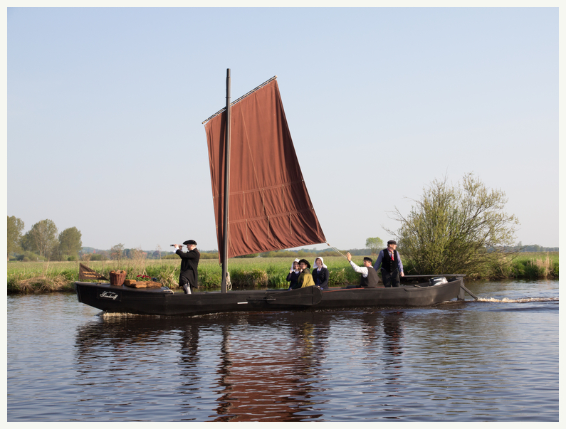 Torfkahnarmada auf der Hamme