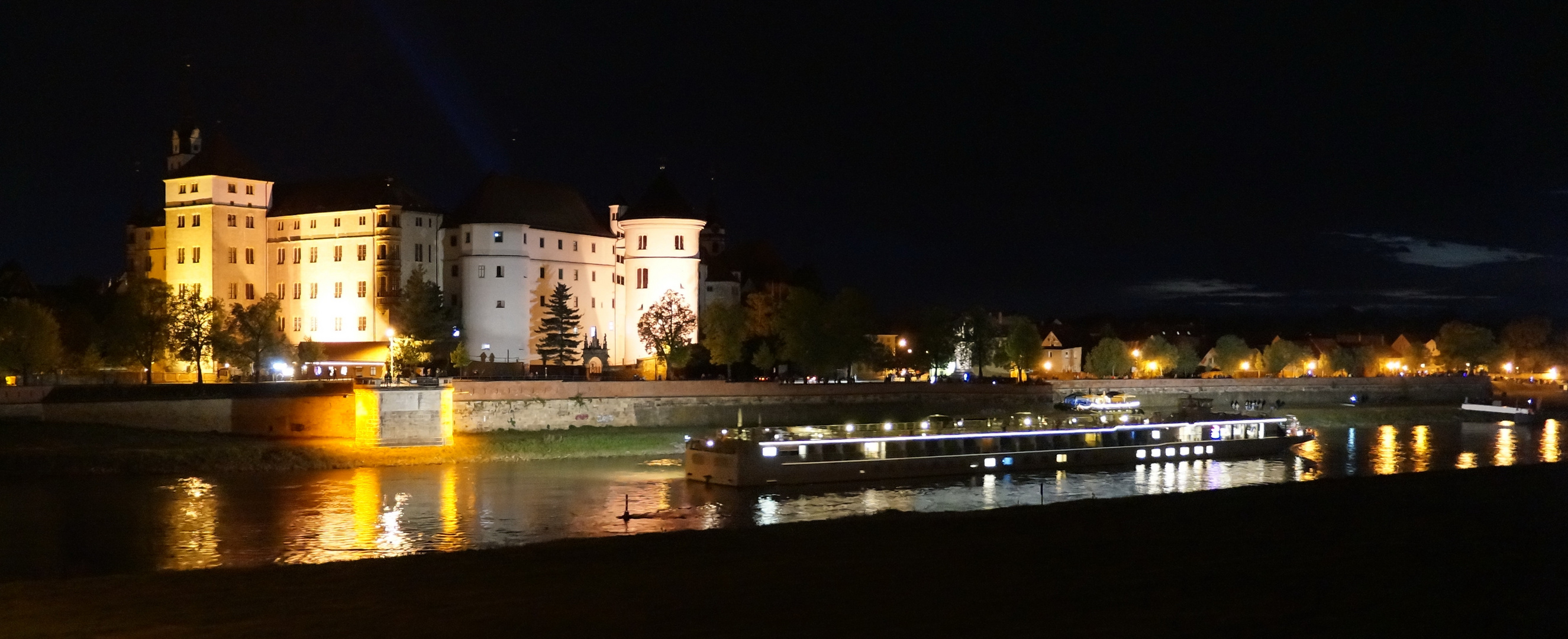 Torgau leuchtet, Viking Astrild auch.