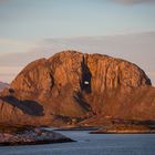 Torghatten im Sonnenuntergang