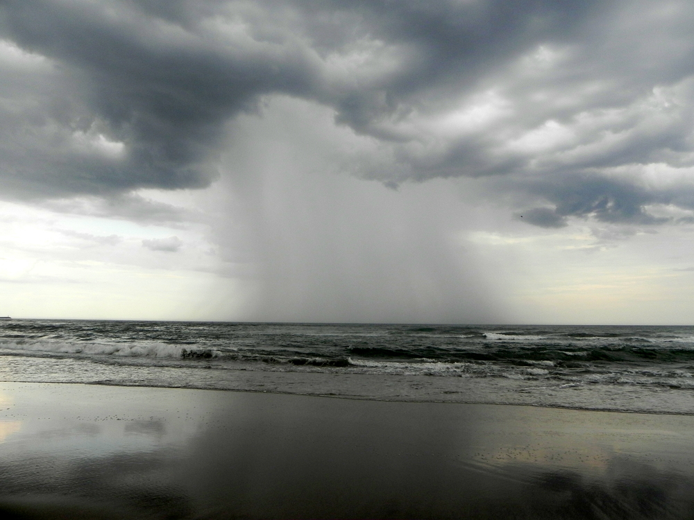 tormenta en el mar,necochea,argentina