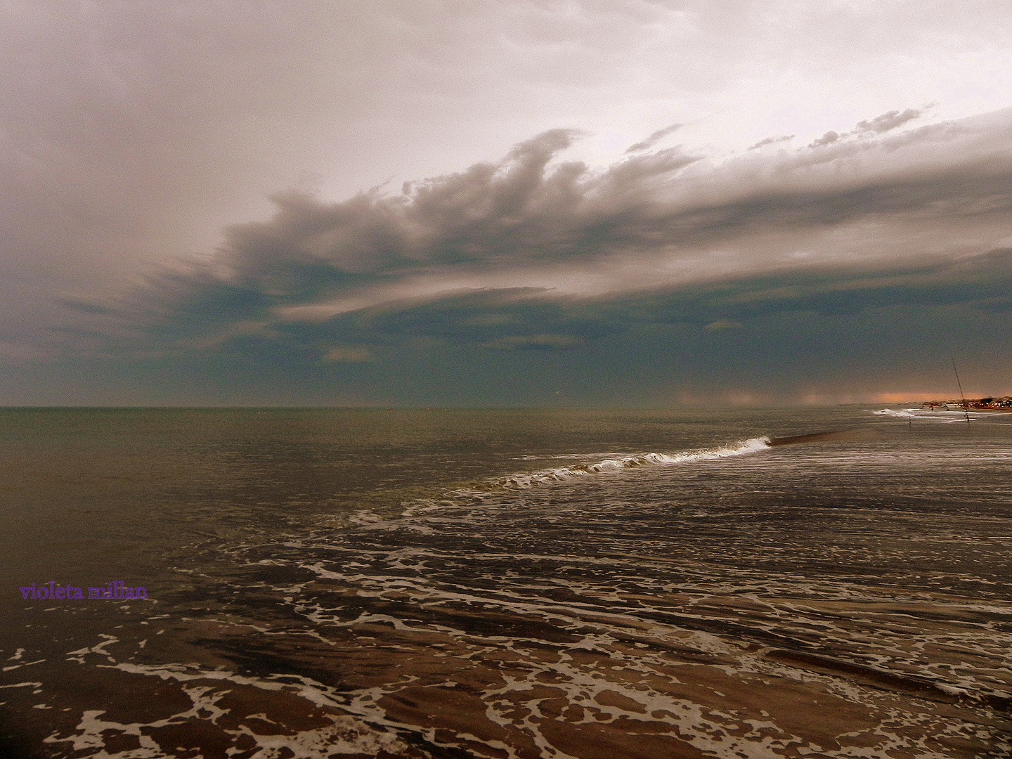 tormenta peligrosa en el mar