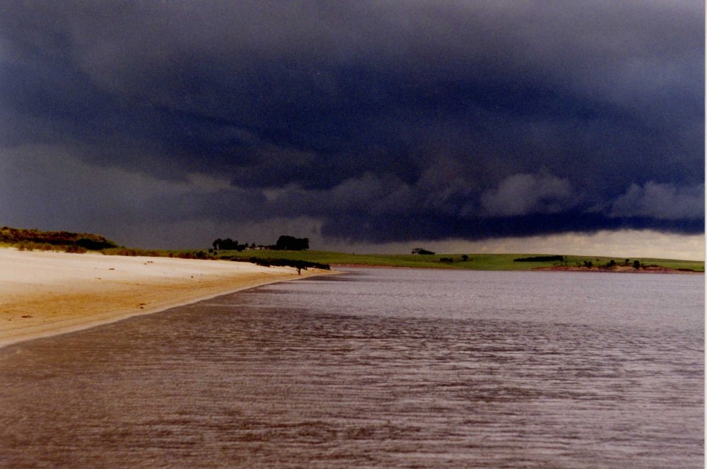 Tormenta sobre el Río Negro