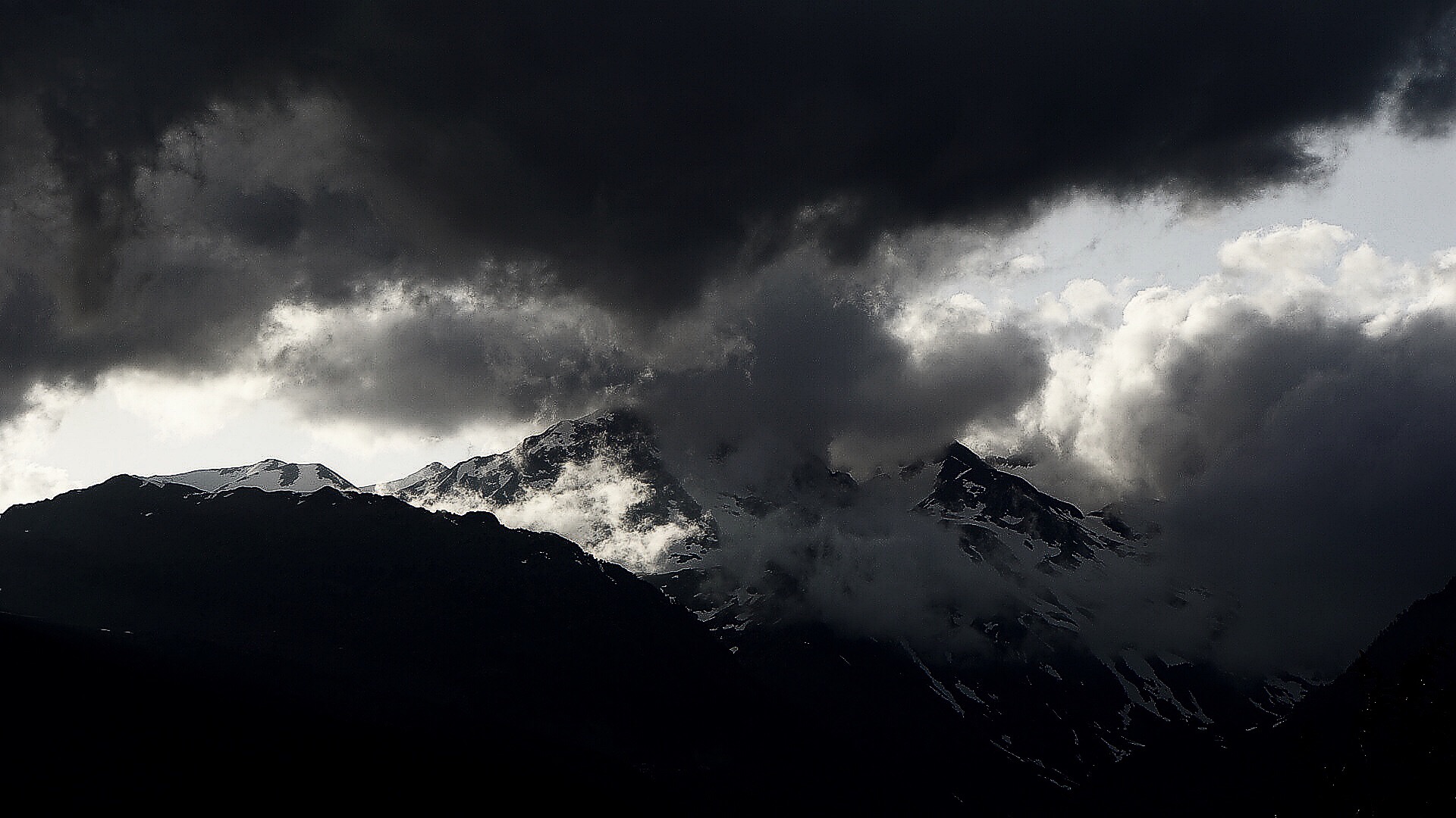 TORMENTA SOBRE LOS PIRINEOS