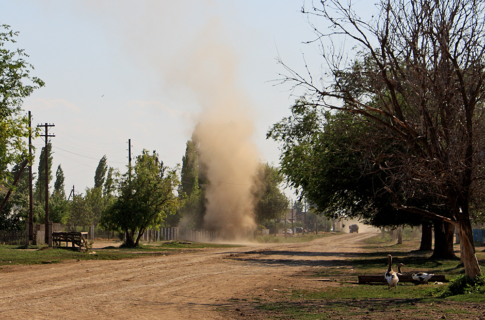 "Tornado" im Steppendorf