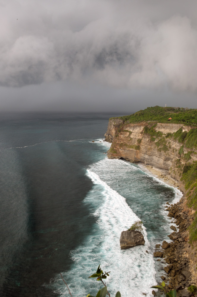 Tornado warning in Uluwatu