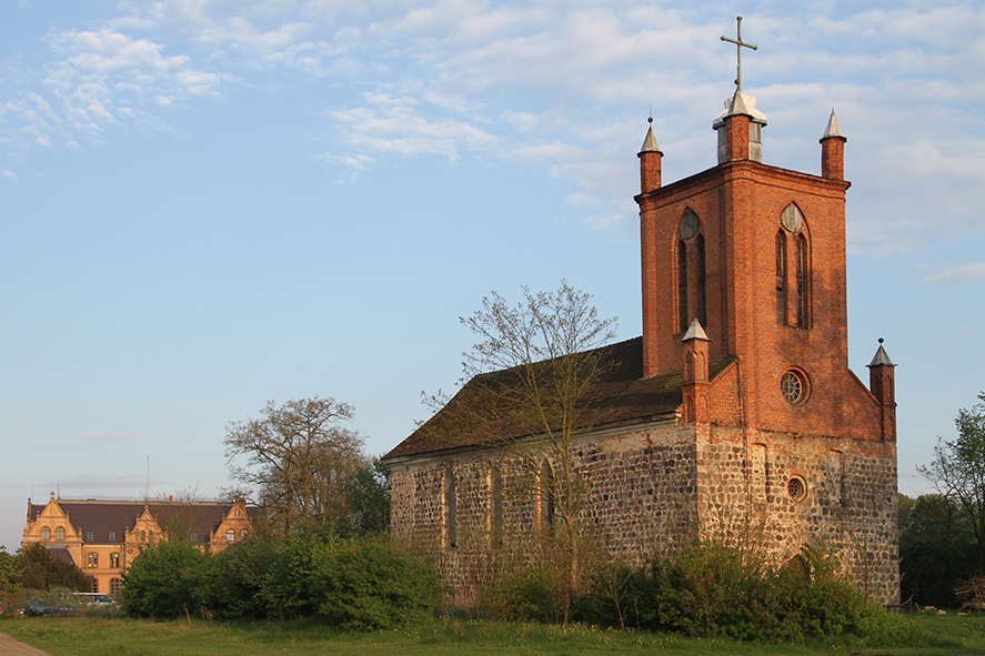 Tornow Schloss und Kirche