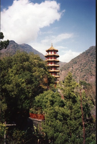 Toroko Gorge Temple