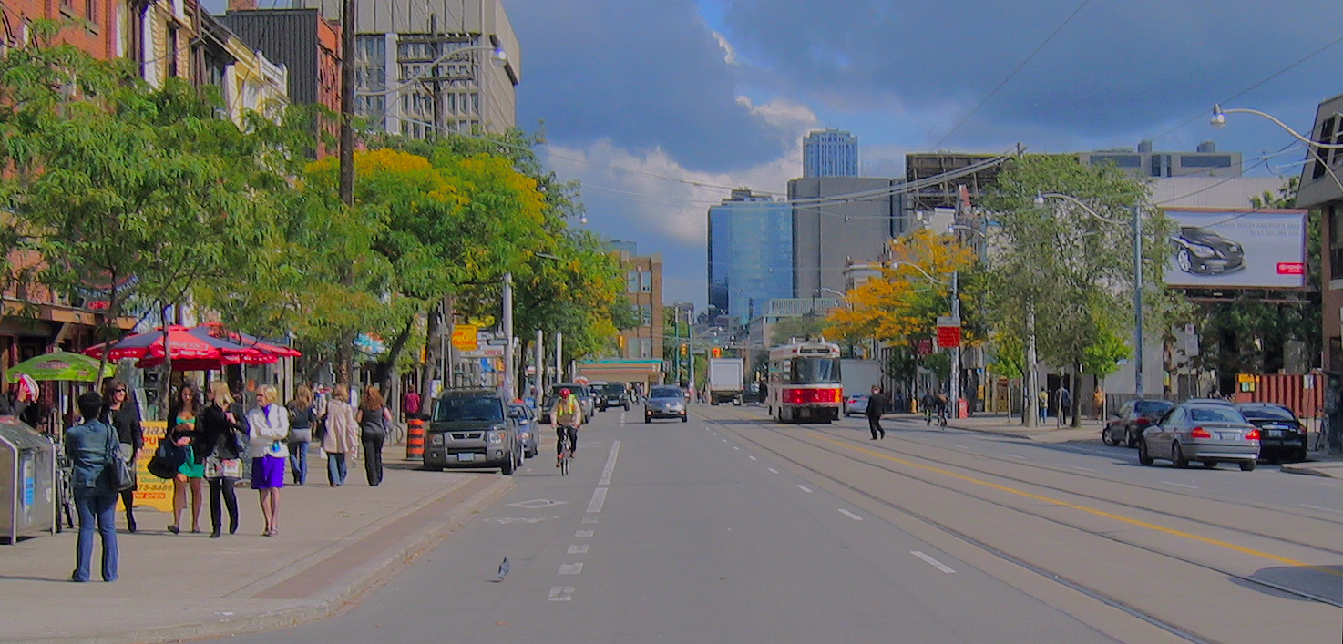 toronto - college&spadina  looking east