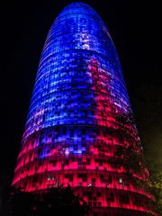 Torre Agbar bei Nacht