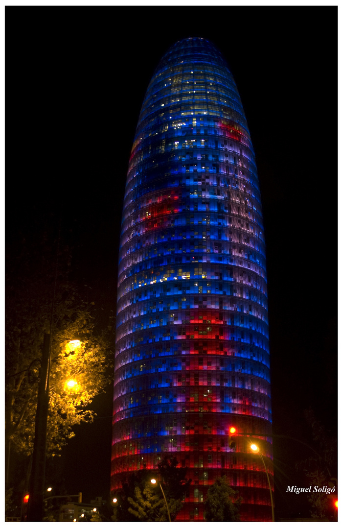 Torre Bala de noche