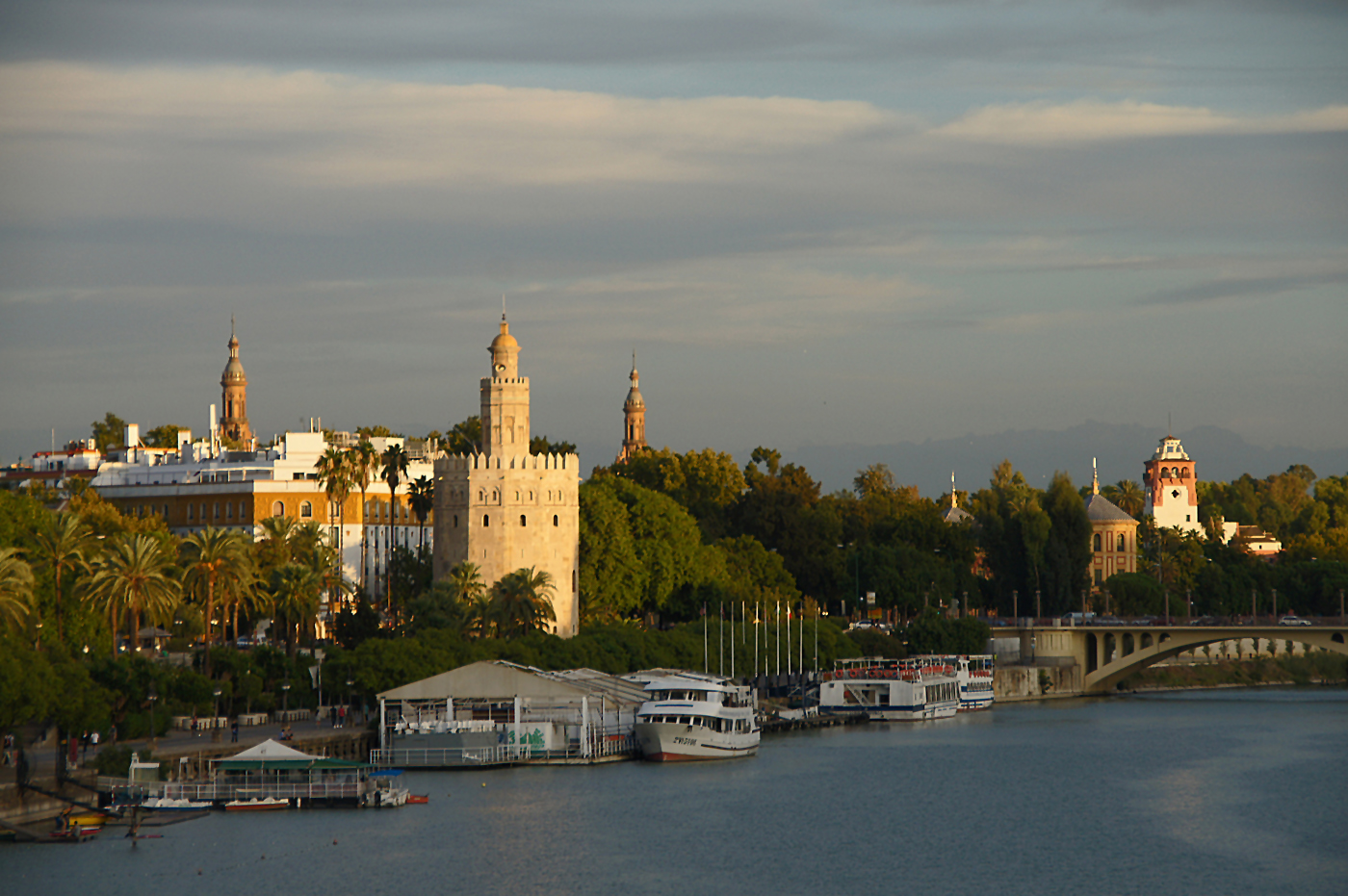 ..Torre del Oro..