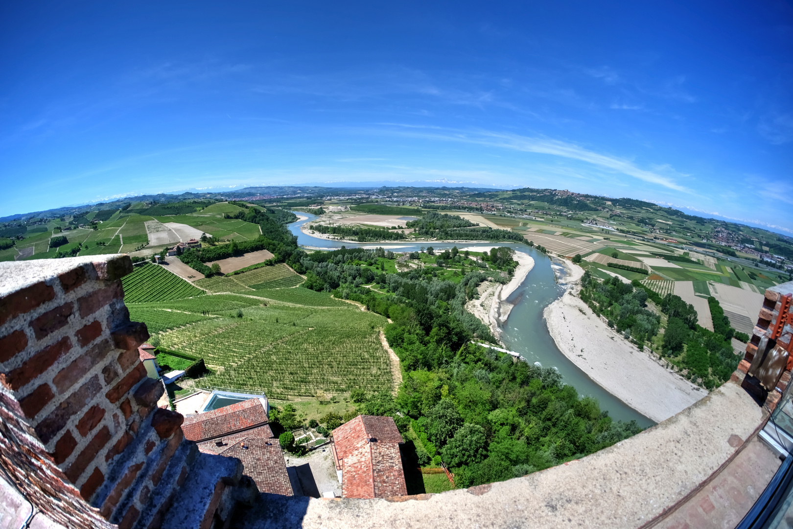 ... Torre di Barbaresco ...