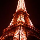 Torre Eiffel, Red - 2015