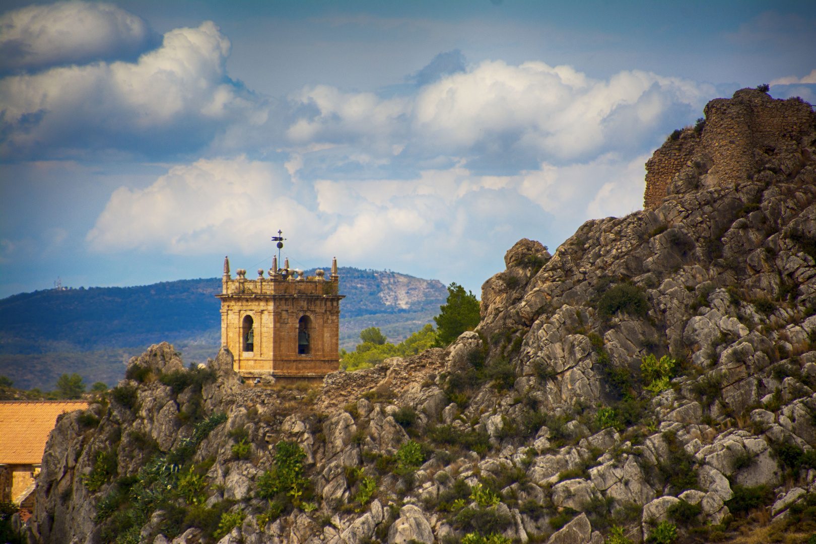 Torre escondida