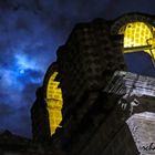 Torre inconclusa de Belén en noche de Luna