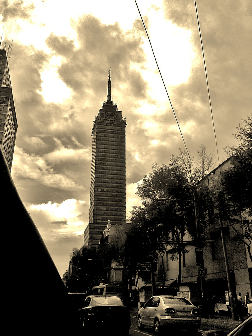 Torre Latinoamericana...en la gran urbe de México