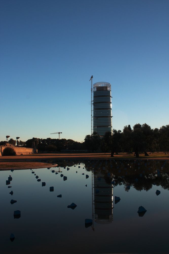 Torre Pelli acabandose