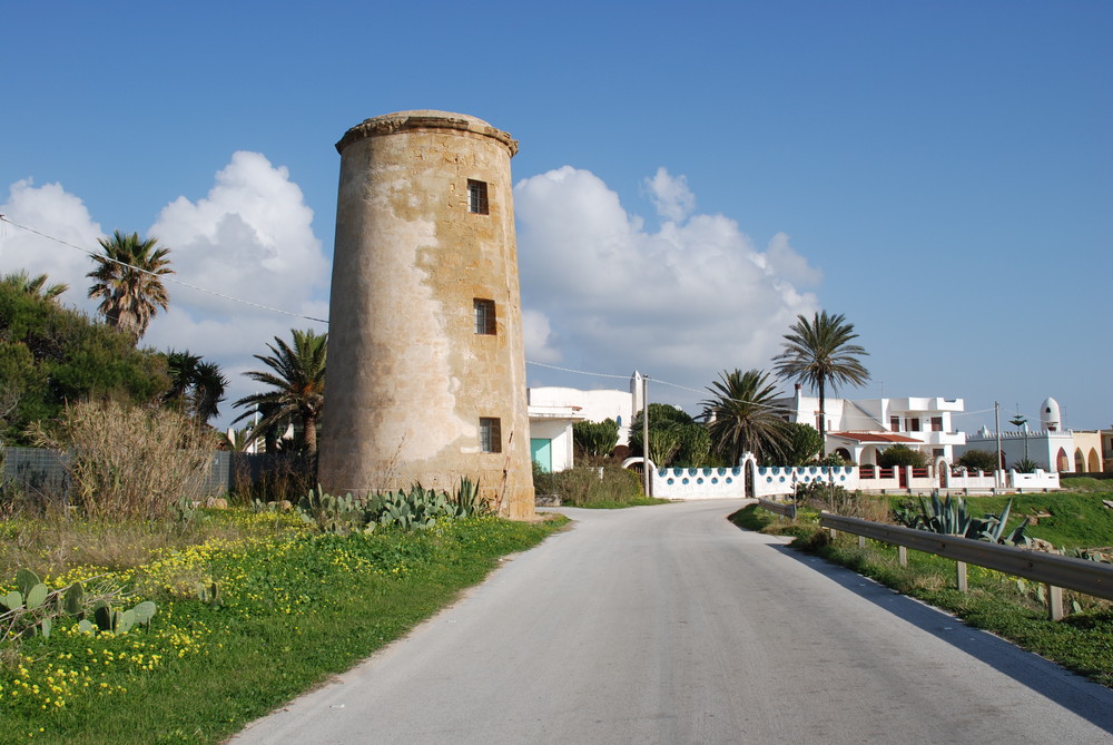 Torre restaurata, di Torretta Granitola.