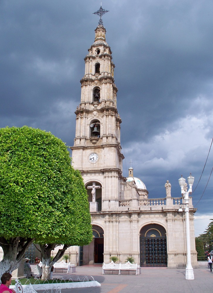 Torre y plaza de San Julián Jalisco