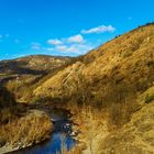 Torrente al sole invernale