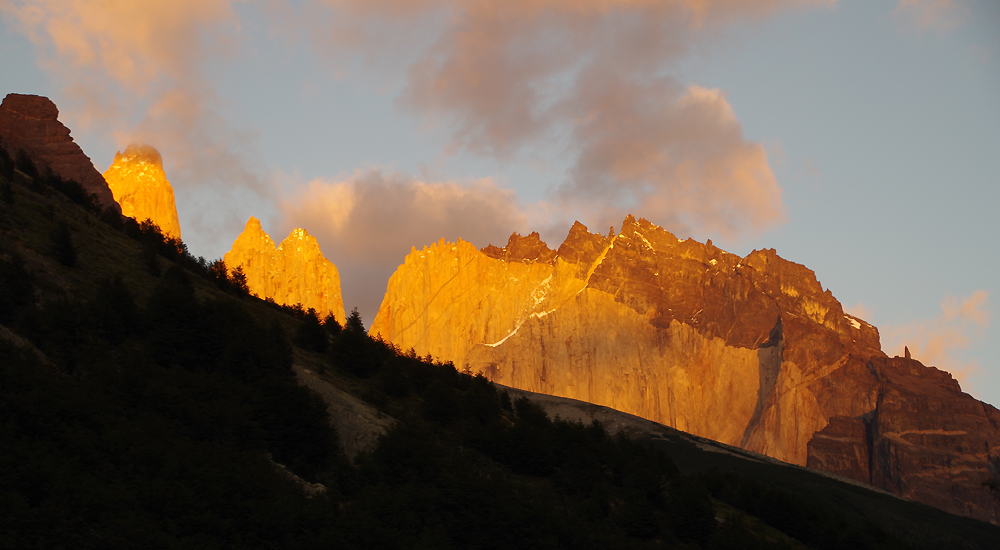 Torres del Paine im Abendlicht