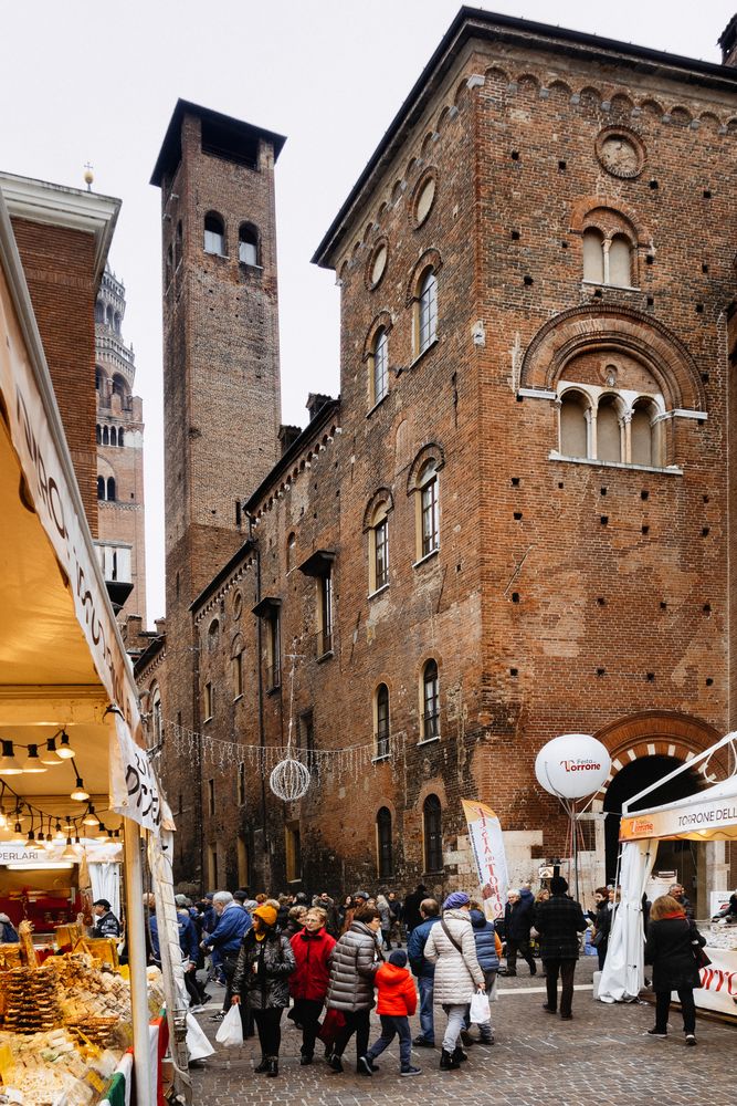 Torri e torrone, Cremona