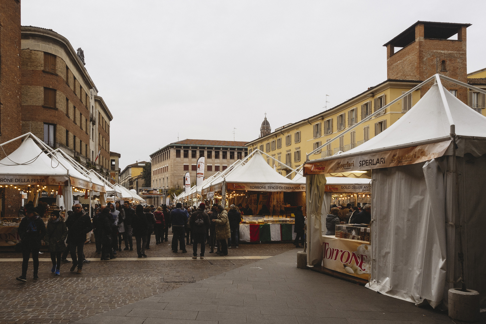 Torri e torrone, Cremona