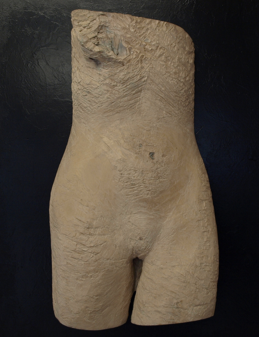 Torso gebeilt