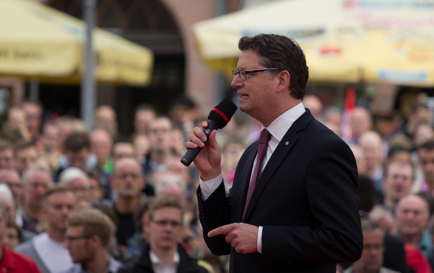 Torsten Schäfer-Gümbel (SPD) beim Wahlkampf in Frankfurt