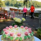 Torte zur Hochzeit im Seeschloss