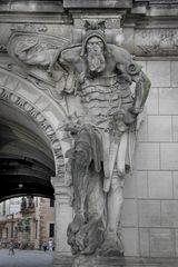 torwächter am schloss von dresden