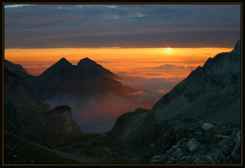 Tosa Hütte am Morgen