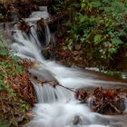 tosendes Wasserfällchen