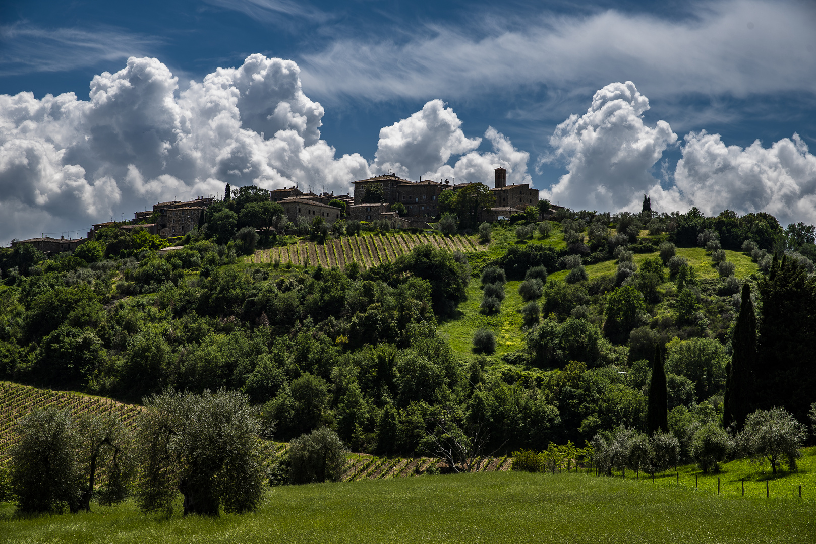 Toskana - Sahnehäubchen über Castelnuovo dell Abate