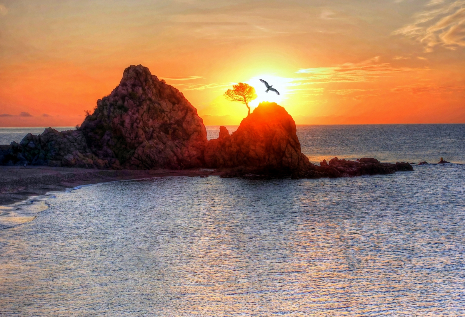 Tossa de Mar - sortida de sol a la platja Mar Menuda - La Selva