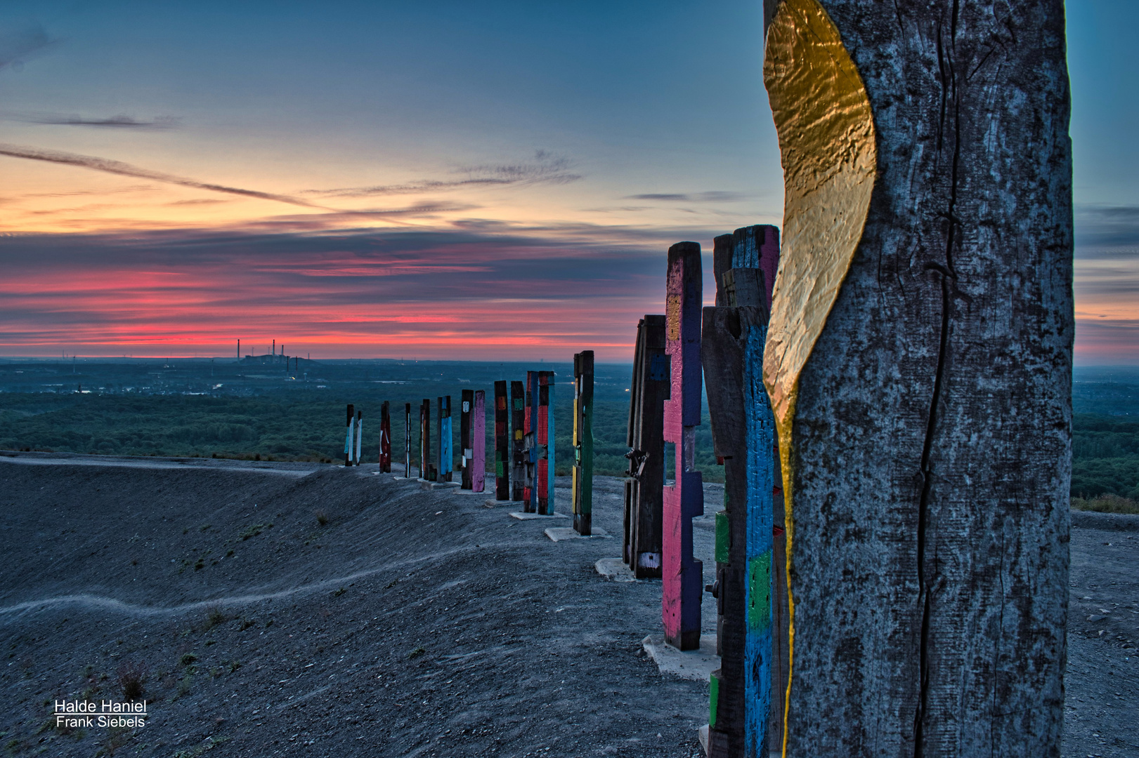 Totems auf der Halde Haniel