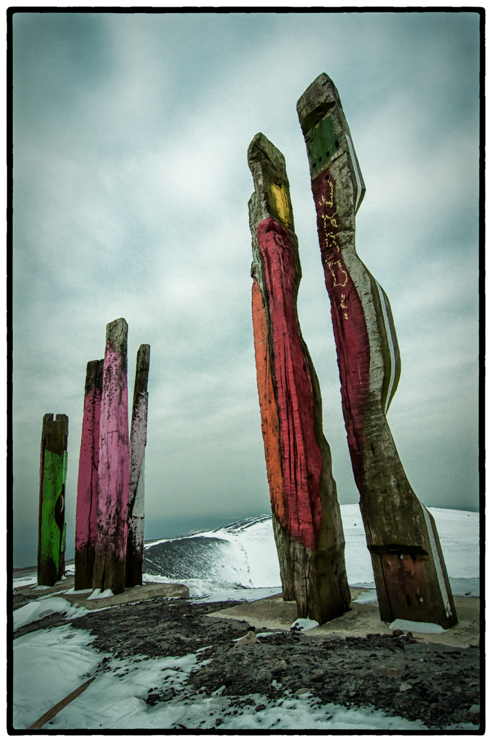 Totems im Schnee 2